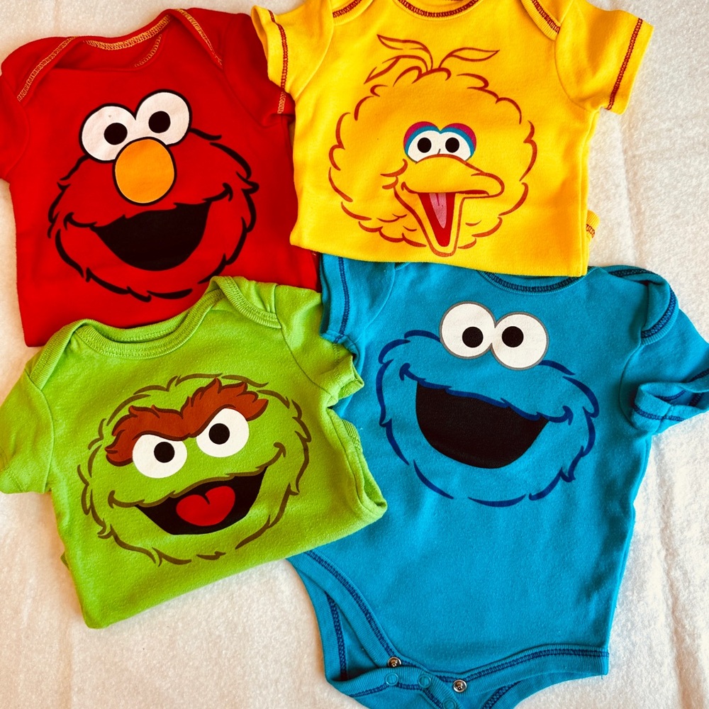Sesame Street Short-sleeve Onesies - Bundle of 4